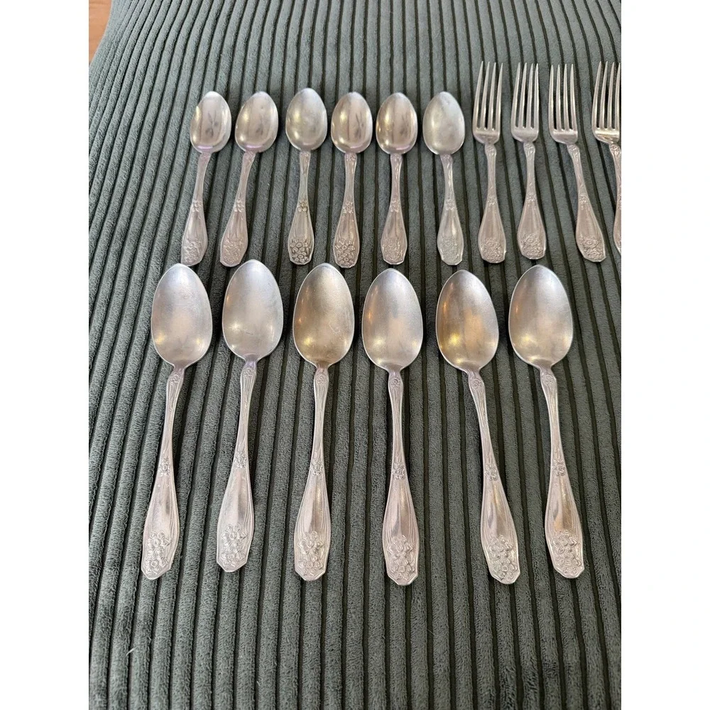 Rogers Nickel Silver Flatware Set 19‎ Piece - Spoons Forks Butter Knife